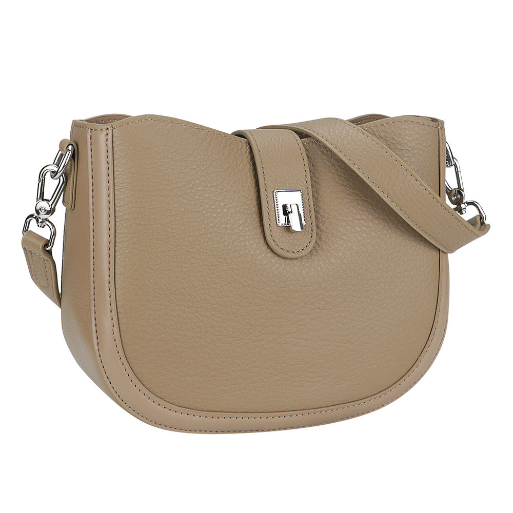 Elegant Vintage Saddle Shoulder Bag – Classic & Stylish